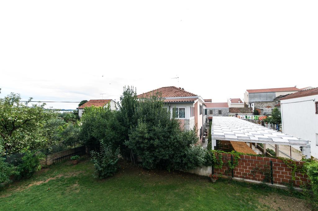 Number 5 Apartman Pakoštane Kültér fotó