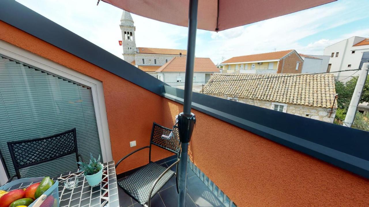 Number 5 Apartman Pakoštane Kültér fotó